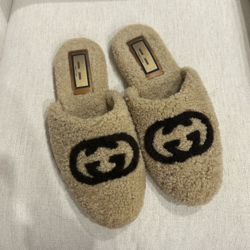 Gucci Beige Shearling Slip-On Mules with brown Double-G